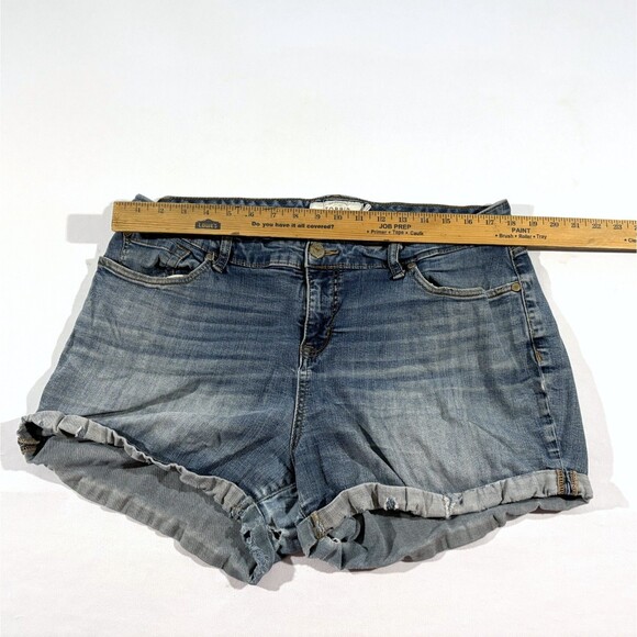 Torrid Blue Mid Rise Short Short Denim Rolled Distressed Jeans Shorts Sz 18 Hole - Picture 5 of 13